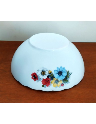 Ciotola-in-vetro-bianco-Arcopal-france-con-bordo-smerlato-e-fiori-3