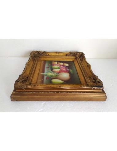 Quadro-natura-morta-con-frutta-e-uva-elegante-cornice-dorata-lavorata-2