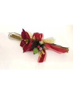 Decorazione-natalizia-con-stella-di-natale-rossa-e-nastri-oro 2