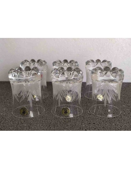 Set-6-bicchieri-bibita-in-vetro-vintage-decoro-inciso-a-foglia-parte-inferiore-1