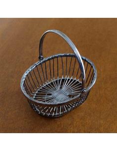 Cestino-ovale-porta-caramelle-in-silver-plated-vintage-con-manico-mobile