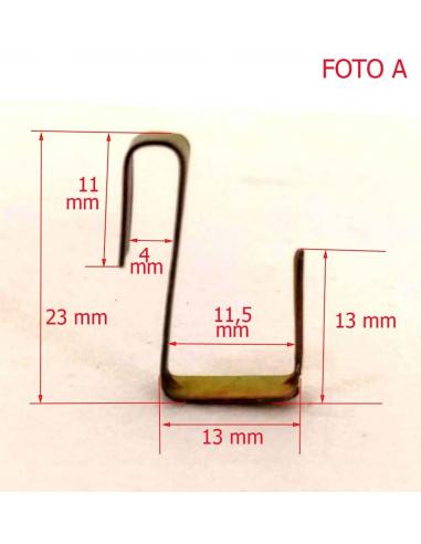 Schema tecnico con misure in millimetri del supporto gancio Click per tendine su infissi