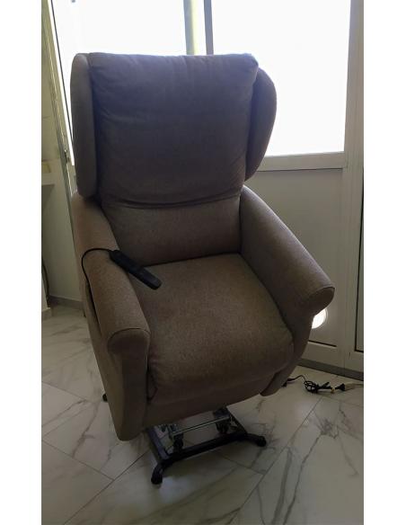 Poltrona Alzapersona Vitarelax Romeo 2 Motori Elettrica PMUA006, funzione alzapersona vista frontale