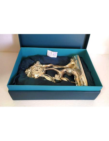 Orologio Grande Donna in resina argentata PR203 vista collocamento in confezione