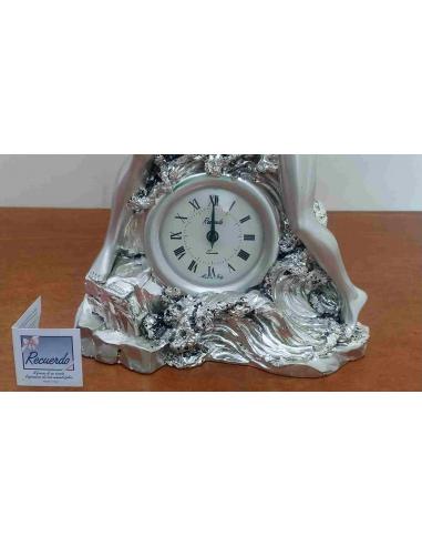 Orologio da Tavolo in Resina Argentata Scultura coppia amanti Recuerdo, dettaglio orologio