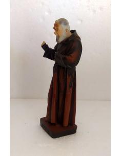 Statua Padre Pio in Resina 26 cm con Guanti e Saio, vista frontale. 2