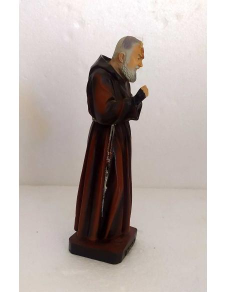 Statua Padre Pio in Resina 26 cm con Guanti e Saio, vista laterale destro.