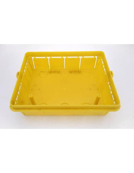 Vista orizzontale Scatola da incasso in plastica gialla Marlanvil per centralino elettrico modulare da 8-10 moduli