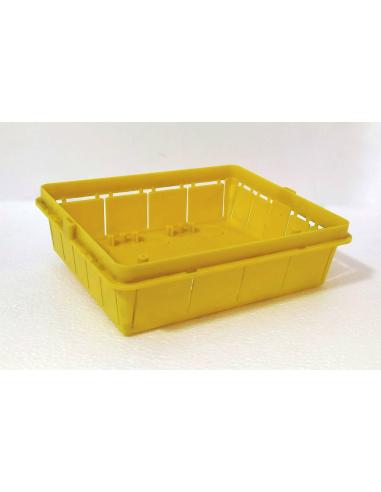 Vista parte angolare Scatola da incasso in plastica gialla Marlanvil per centralino elettrico modulare da 8-10 moduli.