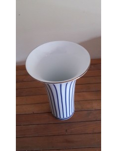 Vaso-porcellana-bianca-Royal-con-righe-blu-e-dettagli-oro 2