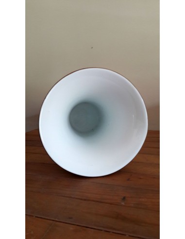 Vaso-porcellana-bianca-Royal-con-righe-blu-e-dettagli-oro-2