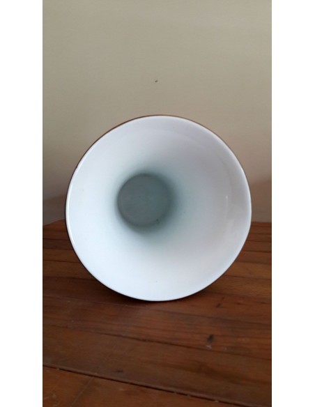 Vaso-porcellana-bianca-Royal-con-righe-blu-e-dettagli-oro-2