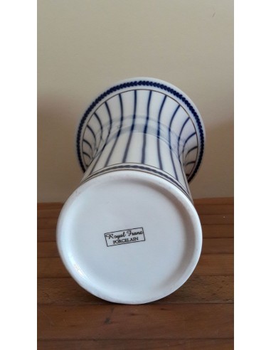 Vaso-porcellana-bianca-Royal-con-righe-blu-e-dettagli-oro-3