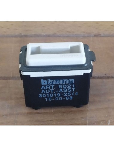 Presa-telefonica-Bticino-magic-TCC5021-3