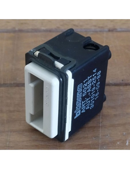 Presa-telefonica-Bticino-magic-TCC5021-1