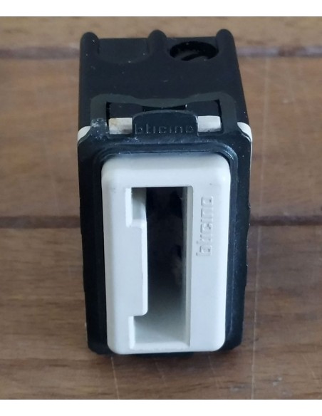 Presa-telefonica-Bticino-magic-TCC5021
