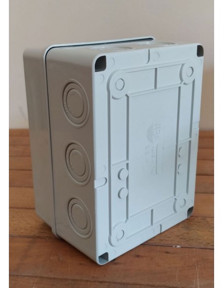 Centralino-a-parete-92.04-7