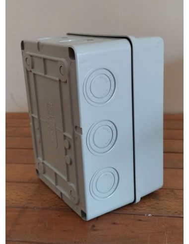 Centralino-a-parete-92.04-9