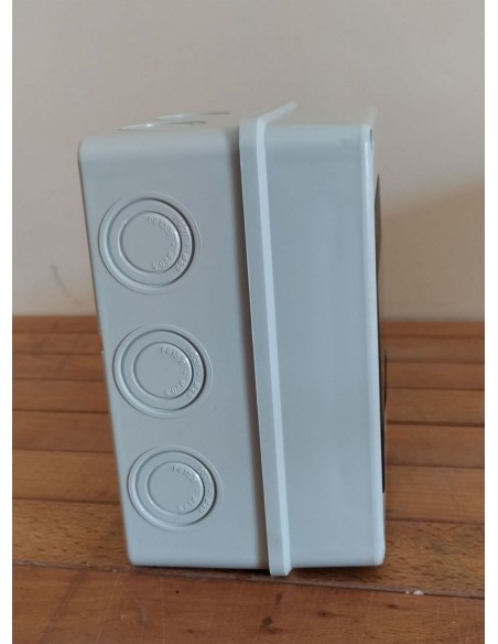 Centralino-a-parete-92.04-10