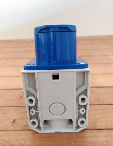 Presa-elettrica-CEE-da-parete-inclinata-2P+T16A-220V-IP44-6