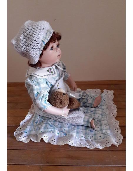 Bambolotto-Porcellana-Vintage-con-Cuscino-Quadrato-da-Collezione-2