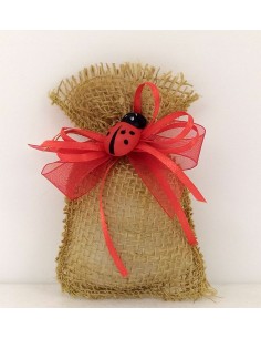Coccinella-Rossa-Legno-con-Spilla- Fiocchetto-Rosso-su-juta