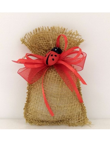 Coccinella-Rossa-Legno-con-Spilla- Fiocchetto-Rosso-su-juta