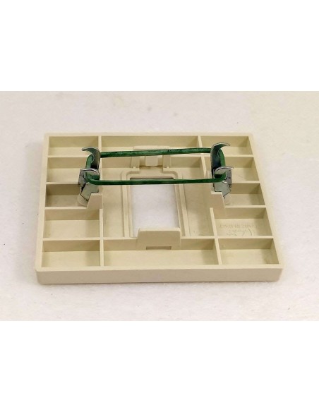 Placca-autoportante-per-scatola-tonda-1-posto-a