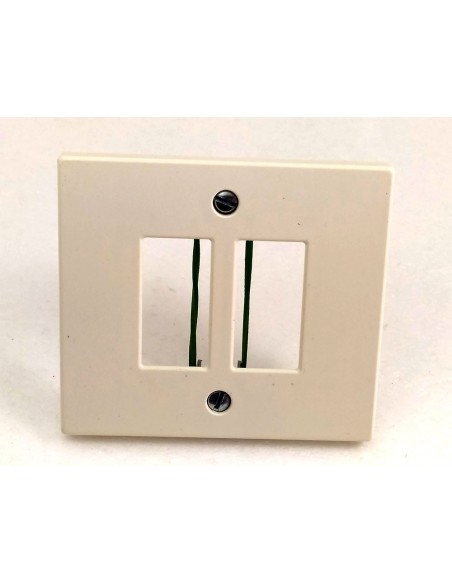 Placca-autoportante-per-scatola-tonda-2-posti-a