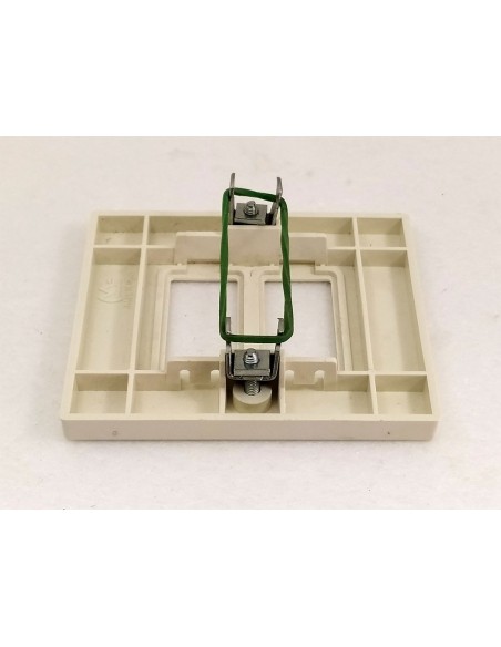 Placca-autoportante-per-scatola-tonda-2-posti-b