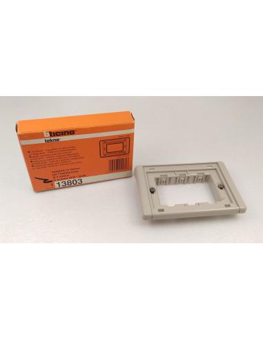 Supporto-in-resina-3-posti-Bticino-Tekne-1