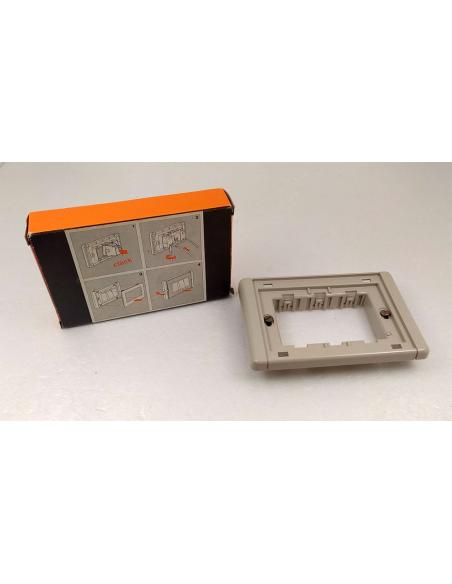 Supporto-in-resina-3-posti-Bticino-Tekne-3
