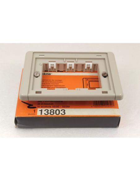 Supporto-in-resina-3-posti-Bticino-Tekne