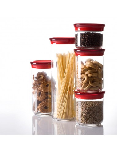 Barattoli varie misure sovrapposti