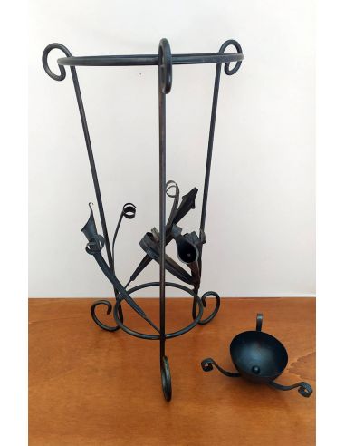 Portaombrelli-in-ferro-battuto-nero-con-calle-6