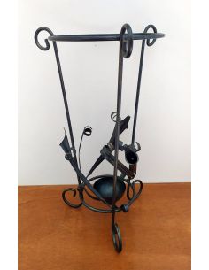 Portaombrelli-in-ferro-battuto-nero-con-calle