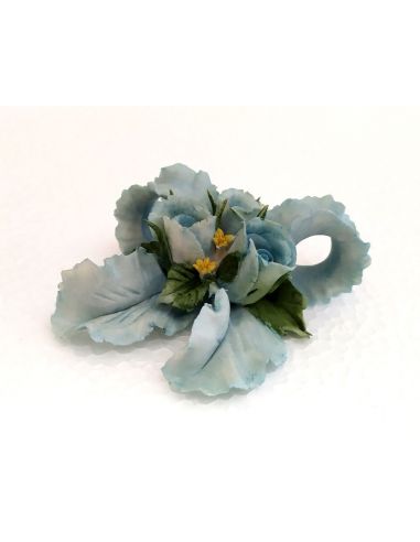 Bouquet-Fiori-con-fiocco-in-Capodimonte-celeste-piccolo-1