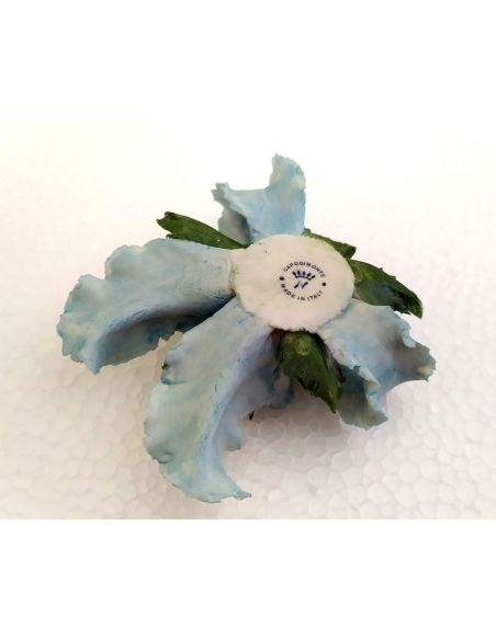 Bouquet-Fiori-con-fiocco-in-Capodimonte-celeste-piccolo-6