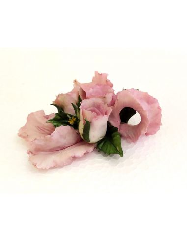 Bouquet-Fiori-con-fiocco-in-Capodimonte-rosa-piccolo-2