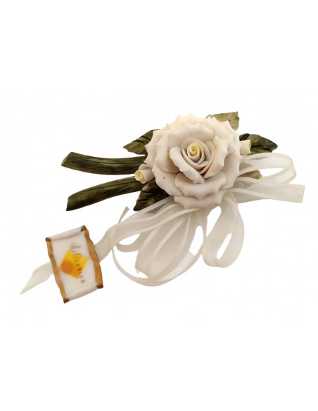 Fiore-porcellana-con-spilla