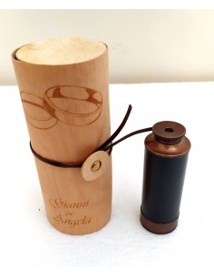 Binocolo-con-astuccio-cilindrico-stile-legno-chiaro
