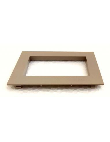 Placca-Mostrina-grigio-sabbia-3-posti-Bticino-TEKNE