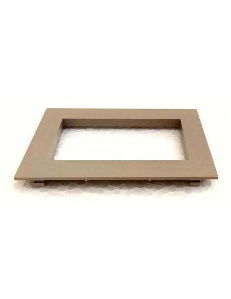Placca-Mostrina-grigio-sabbia-3-posti-Bticino-TEKNE
