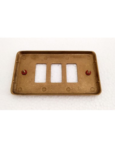 Placca-CAL-in-metallo-ottone-lucido-3-posti-Magic-Art5003-5