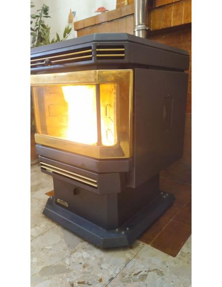 Stufa-a-pellet-enviro-fire-ef-3-con-cornice-oro-3