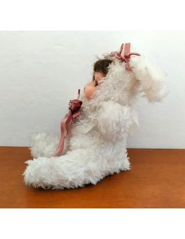 Bimbo-Pelusch-bianco-con-raso-e-viso-in-ceramica-1