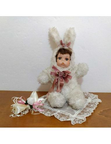 Bimbo-Pelusch-bianco-con-raso-e-viso-in-ceramica