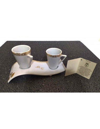 Tazzine-caffe-in-coppia-con-piatto-onda-limoge-bianco-e-oro-1