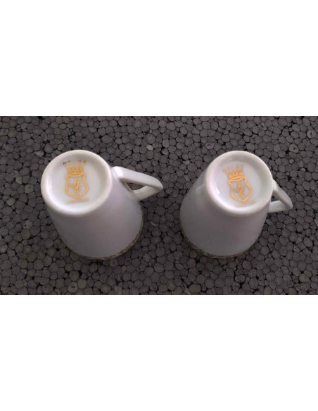 Tazzine-caffe-in-coppia-con-piatto-onda-limoge-bianco-e-oro-6
