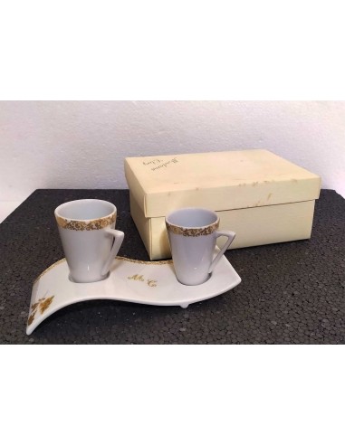 Tazzine-caffe-in-coppia-con-piatto-onda-limoge-bianco-e-oro-9